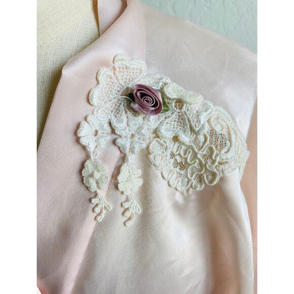 Vintage Intimate Concepts by Terry Russo Pink Floral Lace Applique Satin Robe - Picture 12 of 12